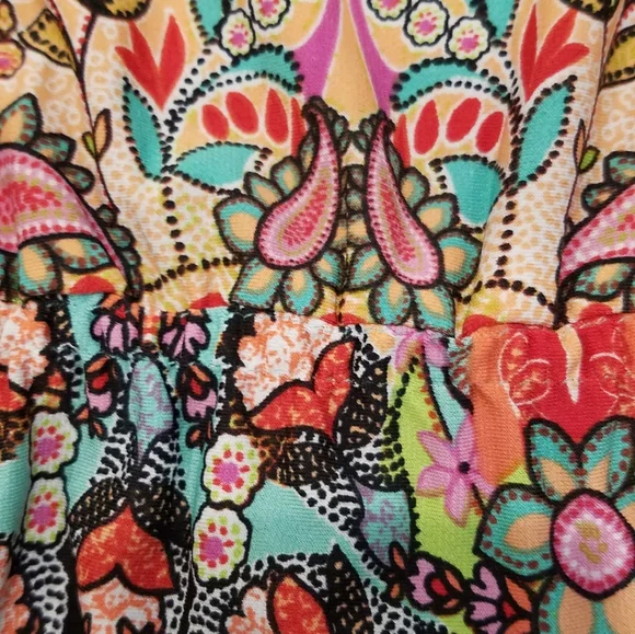 Covington Embellished Top Red Mosaic {Small} - Picture 5 of 10